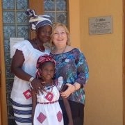 La vice ministra Emanuela Del Re in visita presso la sede del Movimento Shalom in Burkina Faso