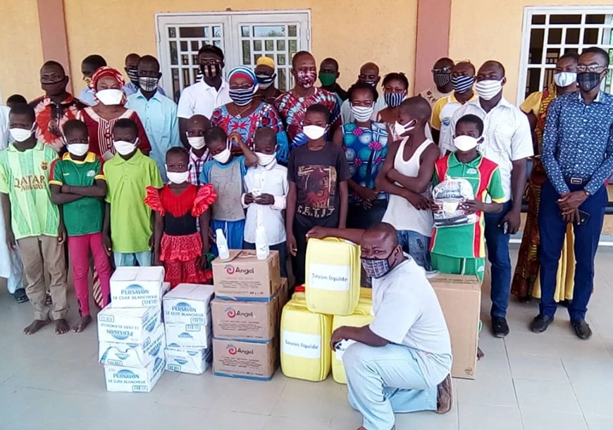 Consegna di cibo e mascherine ai rifugiati in Burkina Faso