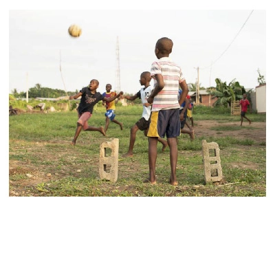 Pagina del libro fotografico di Tommaso Tancredi sul Benin
